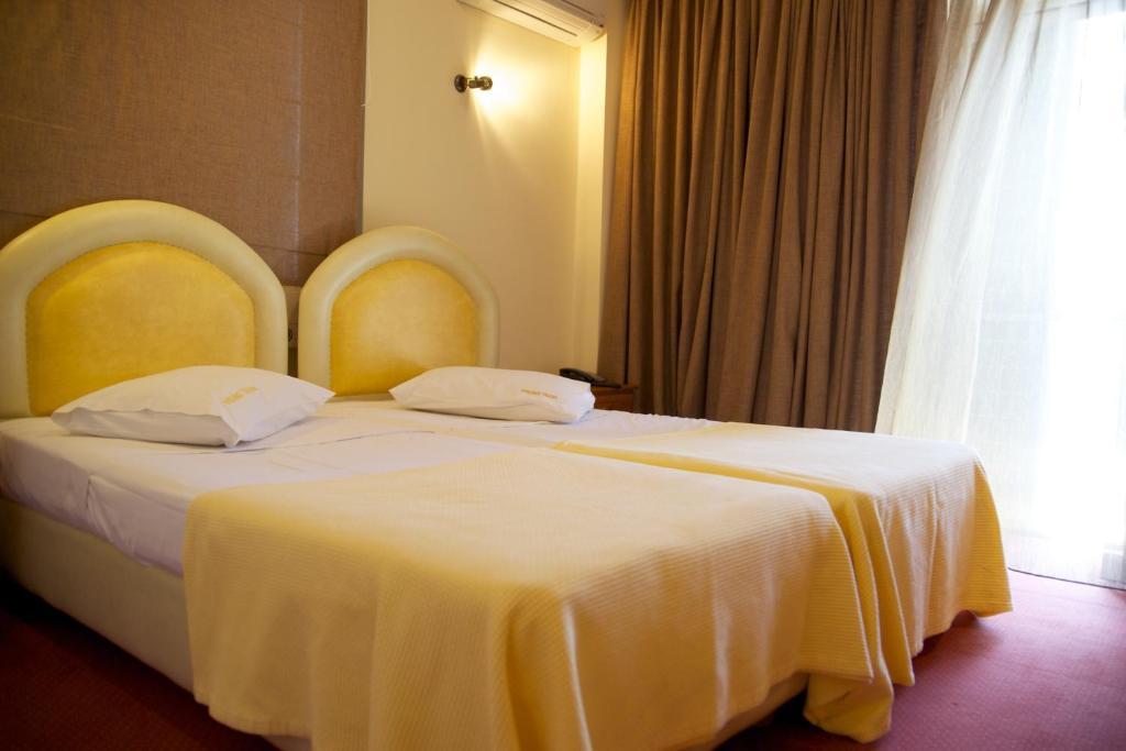 Hotel Drosia Messini Exterior photo