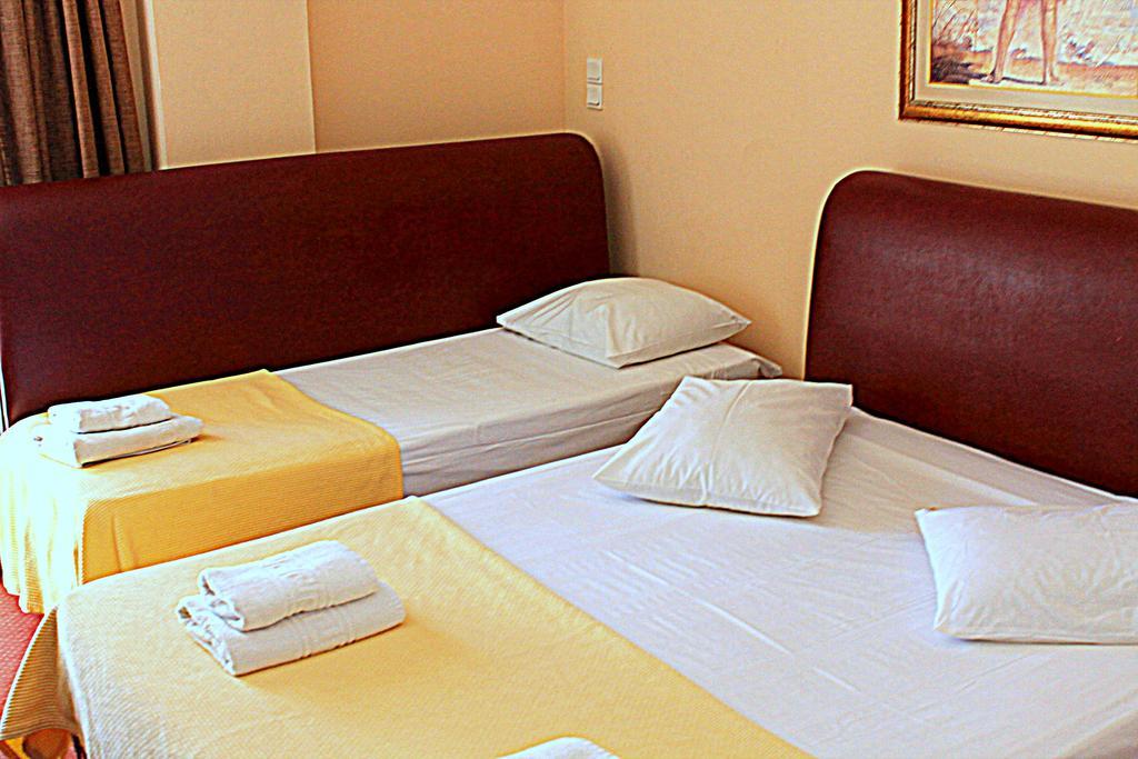 Hotel Drosia Messini Exterior photo