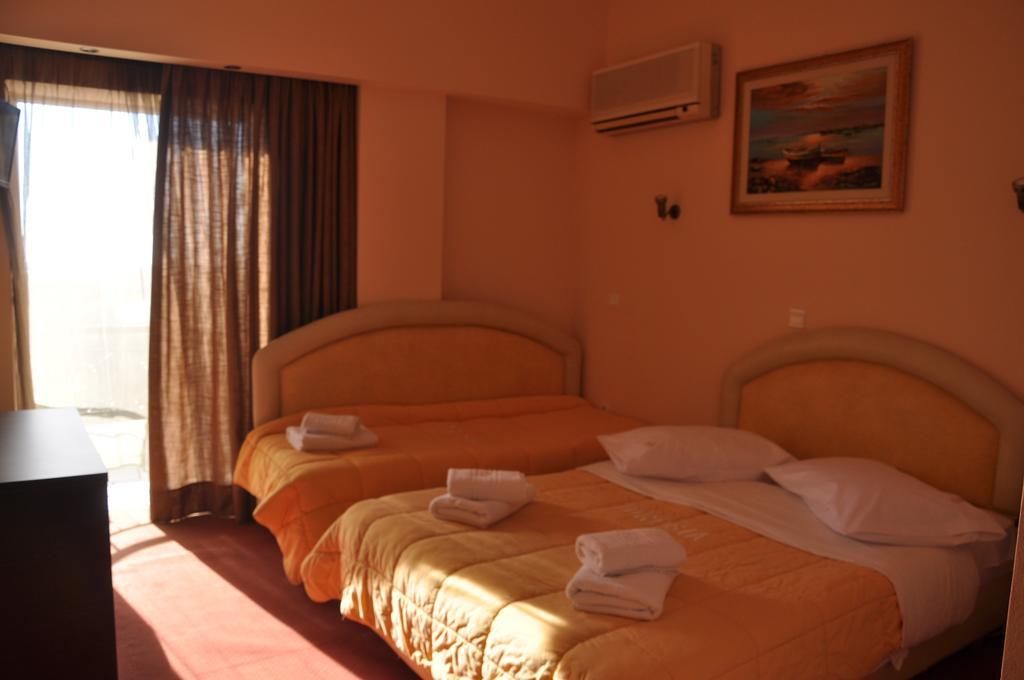 Hotel Drosia Messini Exterior photo
