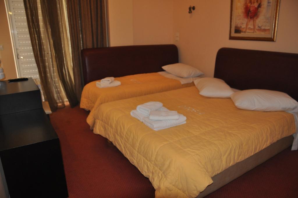 Hotel Drosia Messini Exterior photo