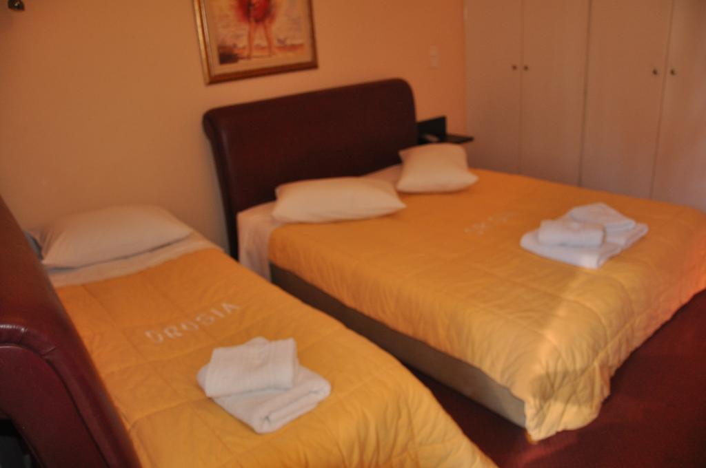 Hotel Drosia Messini Exterior photo
