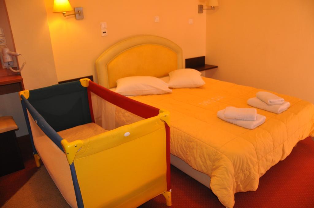 Hotel Drosia Messini Exterior photo